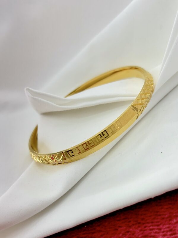 Designer Gold Kada