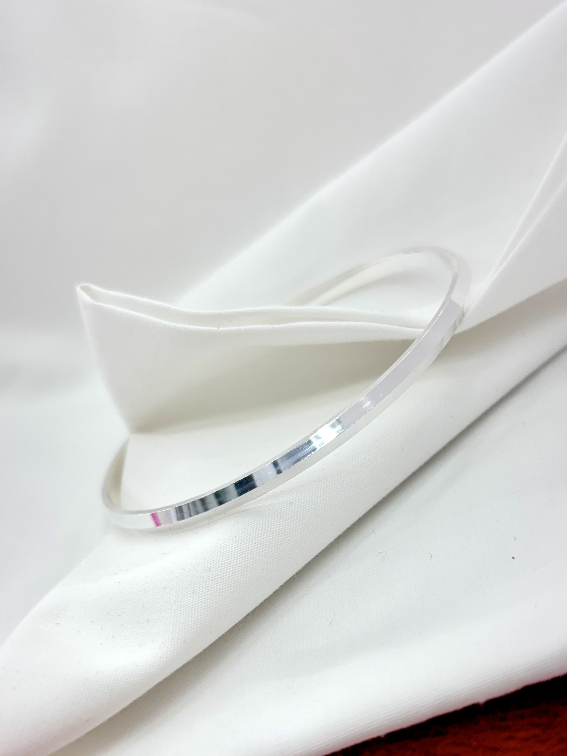 Simpple silver kada